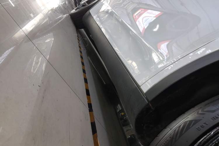 Used Tesla Model Y 2024 Rear-Wheel-Drive Version Right Side Sill