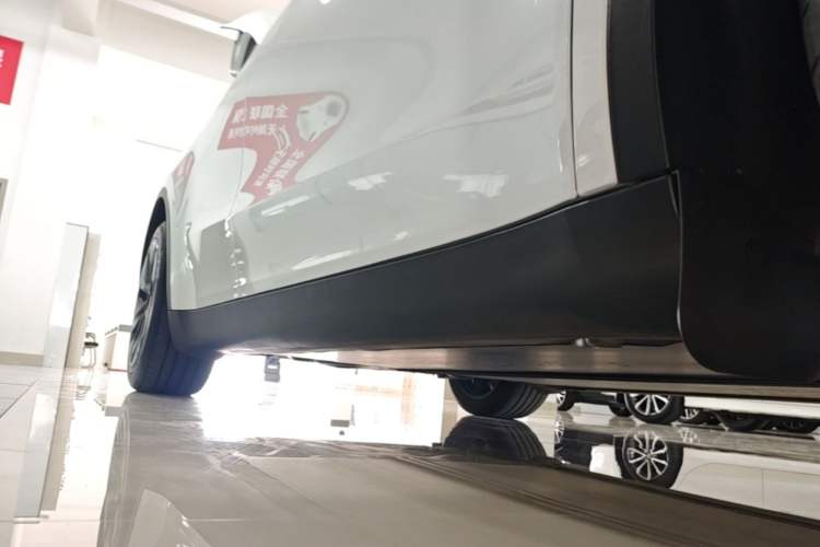 Used Tesla Model Y 2024 Rear-Wheel-Drive Version Right Side Sill