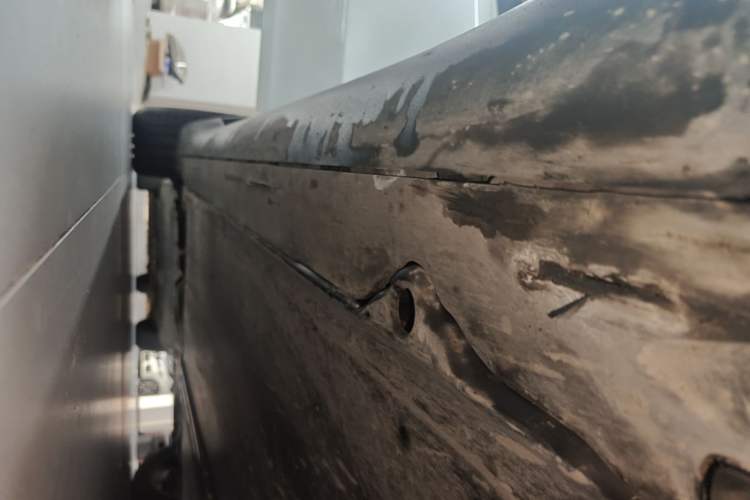 Used Tesla Model Y 2024 Long-Range All-Wheel-Drive Version Right Side Sill