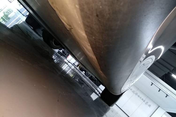 Used Tesla Model Y 2024 Rear-Wheel-Drive Version Right Side Sill