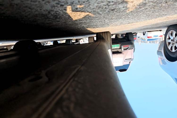Used Tesla Model Y 2024 Rear-Wheel-Drive Version Right Side Sill