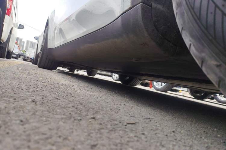 Used Tesla Model Y 2024 Rear-Wheel-Drive Version Right Side Sill