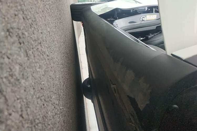 Used Tesla Model Y 2024 Rear-Wheel-Drive Version Right Side Sill
