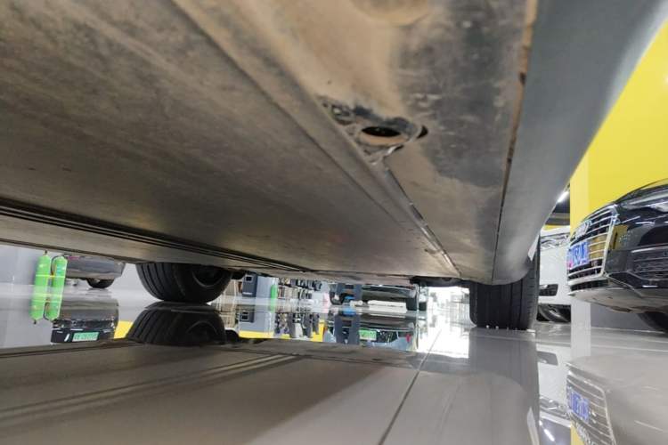 Used Tesla Model Y 2024 Rear-Wheel-Drive Version Right Side Sill