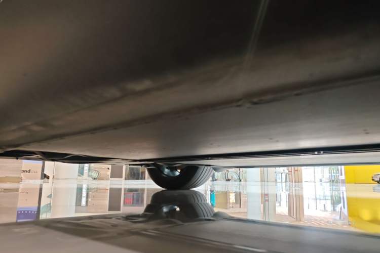 Used Tesla Model Y 2024 Rear-Wheel-Drive Version Right Side Sill