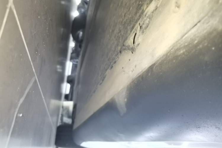 Used Tesla Model Y 2024 Rear-Wheel-Drive Version Right Side Sill