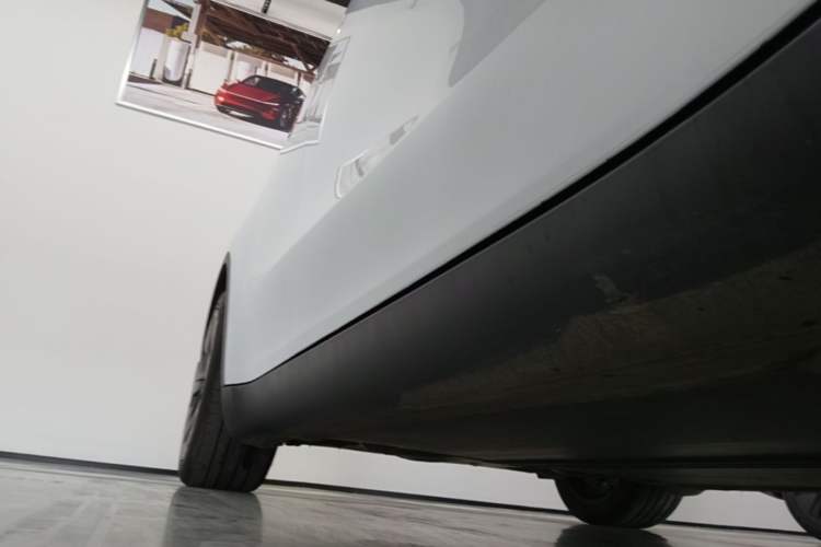 Used Tesla Model Y 2024 Rear-Wheel-Drive Version Right Side Sill