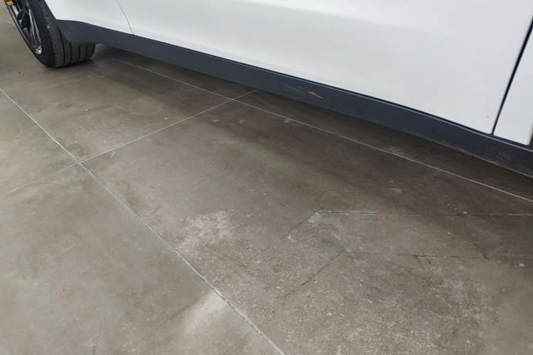 Used Tesla Model Y 2024 Rear-Wheel-Drive Version Right Side Sill