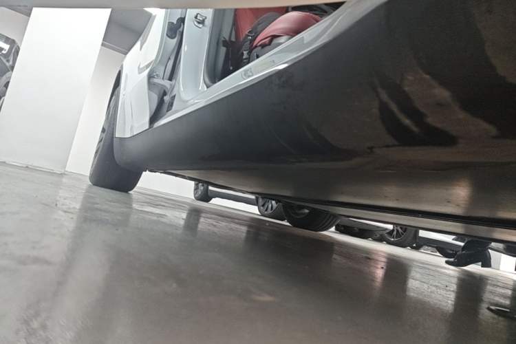 Used Tesla Model Y 2024 Rear-Wheel-Drive Version Right Side Sill