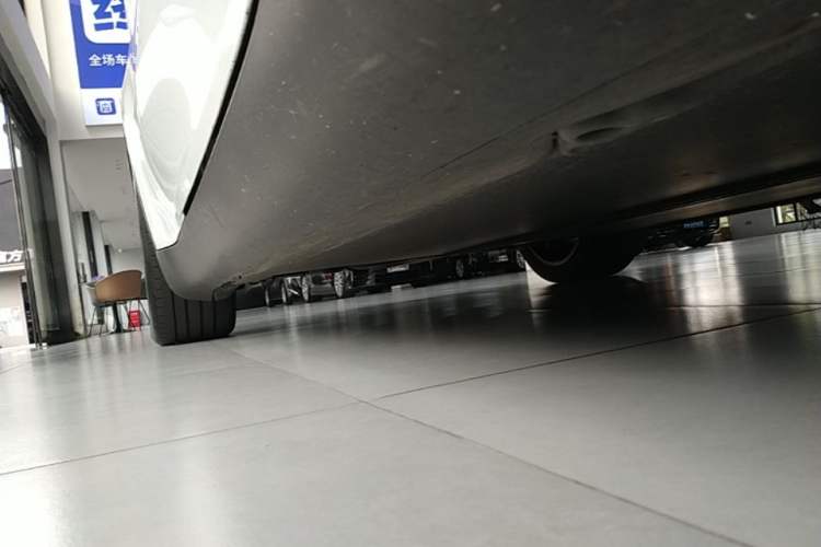 Used Tesla Model Y 2024 Rear-Wheel-Drive Version Right Side Sill
