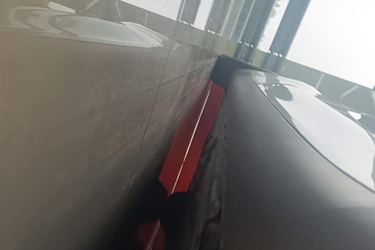 Used Tesla Model Y 2024 Rear-Wheel-Drive Version Right Side Sill