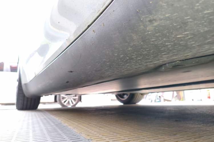 Used Tesla Model Y 2024 Rear-Wheel-Drive Version Right Side Sill
