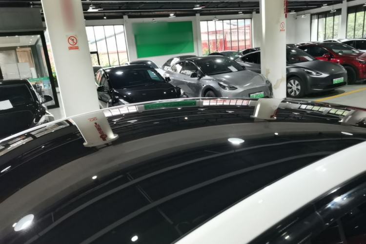 Used Tesla Model Y 2024 Rear-Wheel-Drive Version Roof