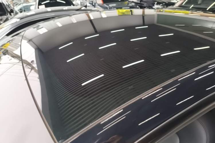 Used Tesla Model Y 2024 Rear-Wheel-Drive Version Roof