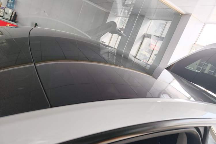 Used Tesla Model Y 2024 Long-Range All-Wheel-Drive Version Roof