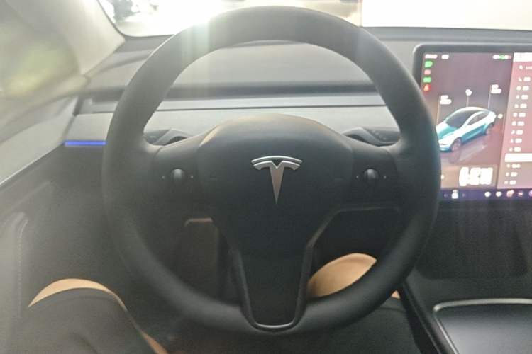 Used Tesla Model Y 2024 Long-Range All-Wheel-Drive Version Steering Wheel