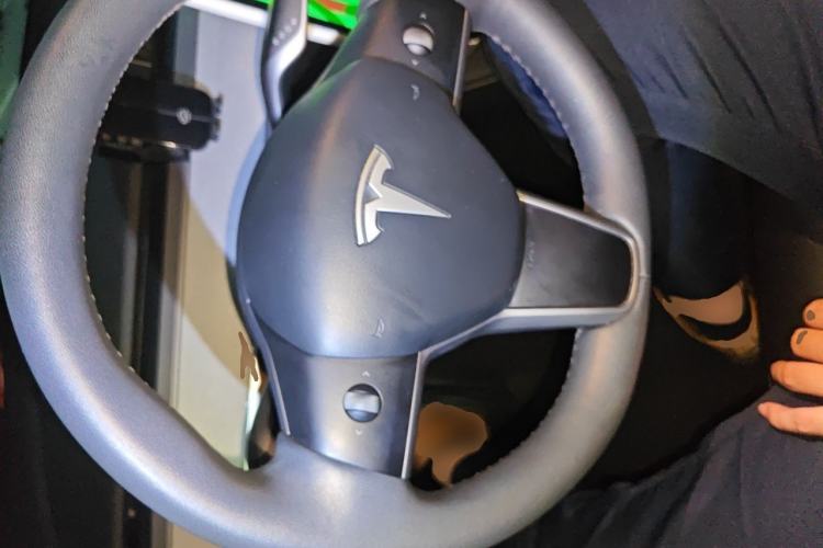Used Tesla Model Y 2024 Rear-Wheel-Drive Version Steering Wheel