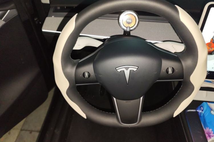 Used Tesla Model Y 2024 Rear-Wheel-Drive Version Steering Wheel