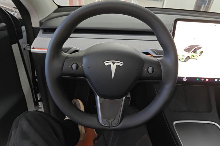 Used Tesla Model Y 2024 Long-Range All-Wheel-Drive Version Steering Wheel