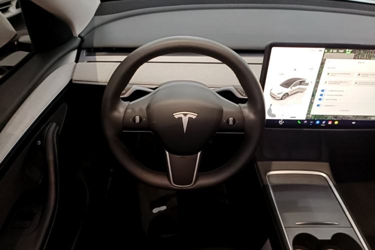 Used Tesla Model Y 2024 Rear-Wheel-Drive Version Steering Wheel