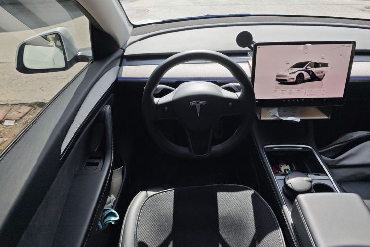 Used Tesla Model Y 2024 Rear-Wheel-Drive Version Steering Wheel