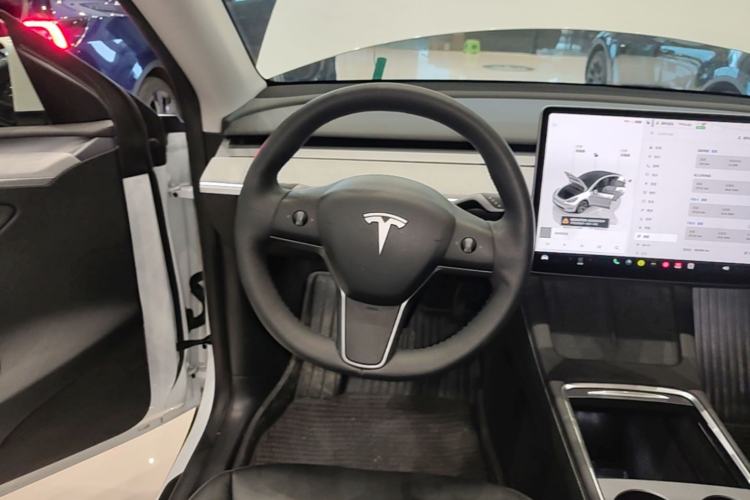Used Tesla Model Y 2024 Long-Range All-Wheel-Drive Version Steering Wheel