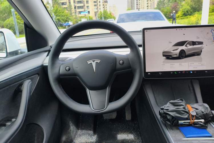 Used Tesla Model Y 2024 Long-Range All-Wheel-Drive Version Steering Wheel