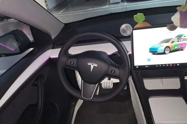Used Tesla Model Y 2024 Rear-Wheel-Drive Version Steering Wheel