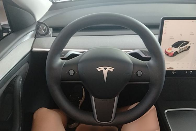 Used Tesla Model Y 2024 Rear-Wheel-Drive Version Steering Wheel
