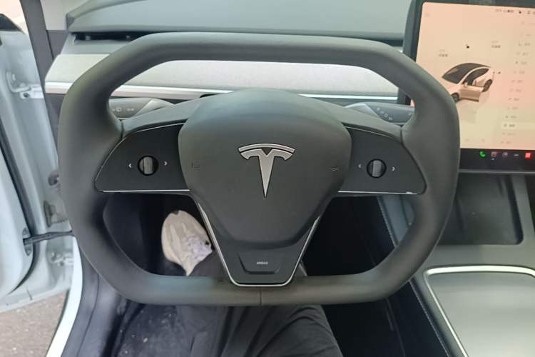 Used Tesla Model Y 2024 Rear-Wheel-Drive Version Steering Wheel