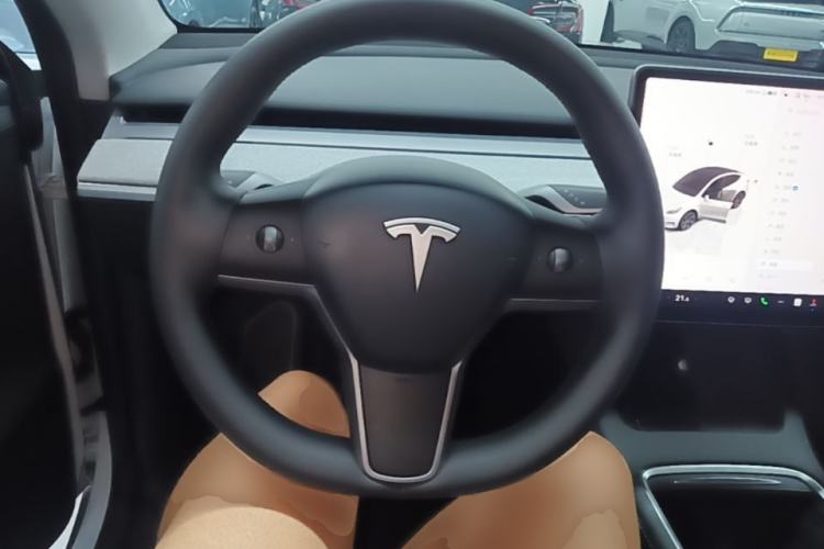 Used Tesla Model Y 2024 Rear-Wheel-Drive Version Steering Wheel