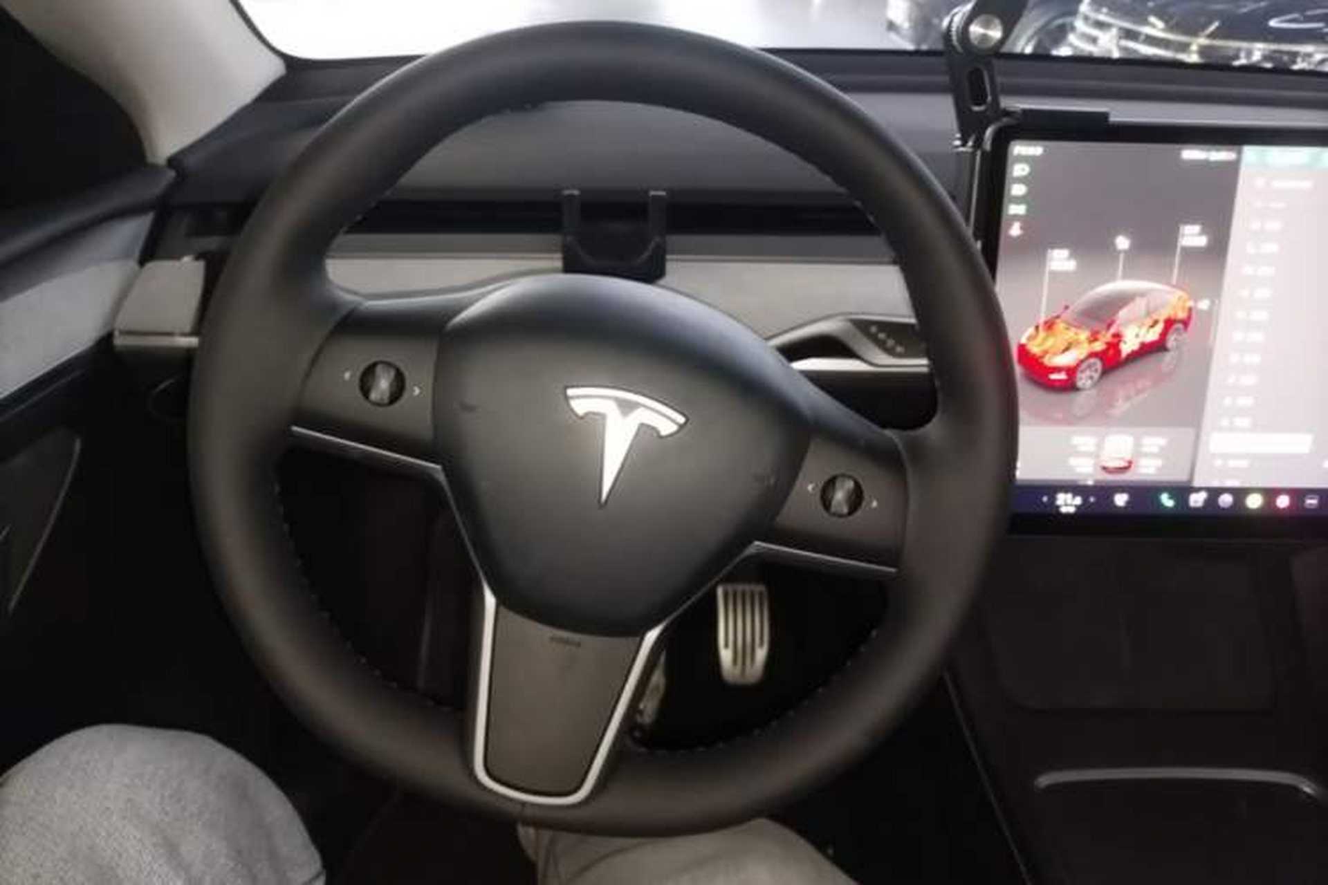 Used Tesla Model Y 2024 Rear-Wheel-Drive Version Steering Wheel