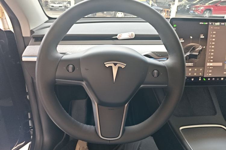 Used Tesla Model Y 2024 Long-Range All-Wheel-Drive Version Steering Wheel