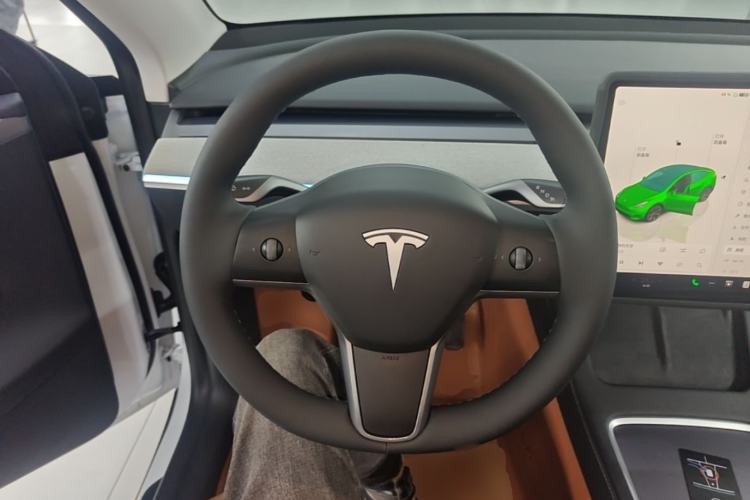 Used Tesla Model Y 2024 Long-Range All-Wheel-Drive Version Steering Wheel