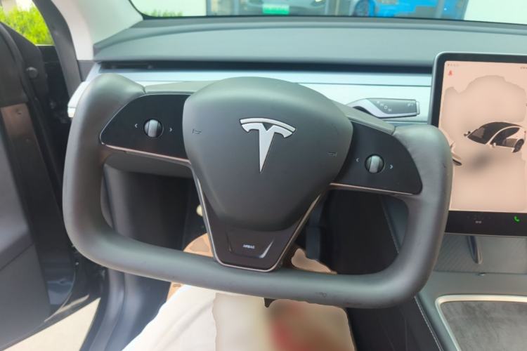 Used Tesla Model Y 2024 Rear-Wheel-Drive Version Steering Wheel