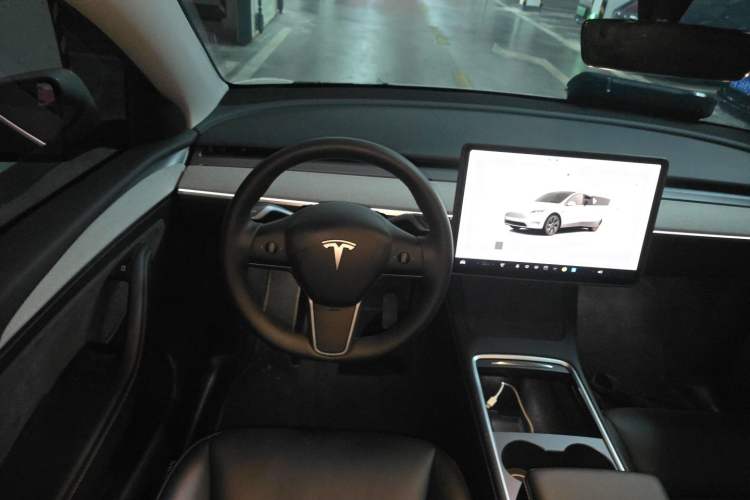 Used Tesla Model Y 2024 Long-Range All-Wheel-Drive Version Steering Wheel