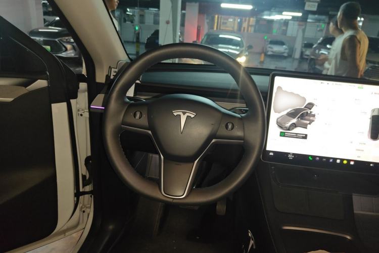 Used Tesla Model Y 2024 Long-Range All-Wheel-Drive Version Steering Wheel