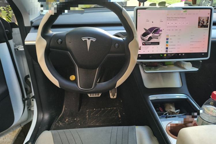 Used Tesla Model Y 2024 Rear-Wheel-Drive Version Steering Wheel