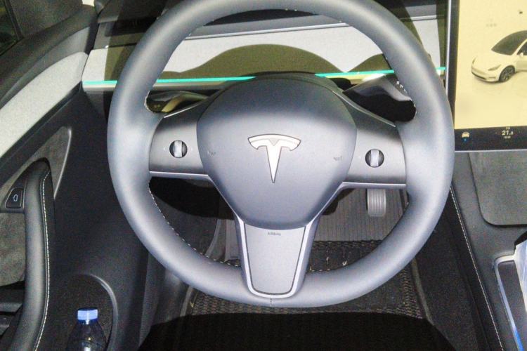 Used Tesla Model Y 2024 Rear-Wheel-Drive Version Steering Wheel