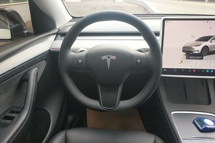 Used Tesla Model Y 2024 Rear-Wheel-Drive Version Steering Wheel