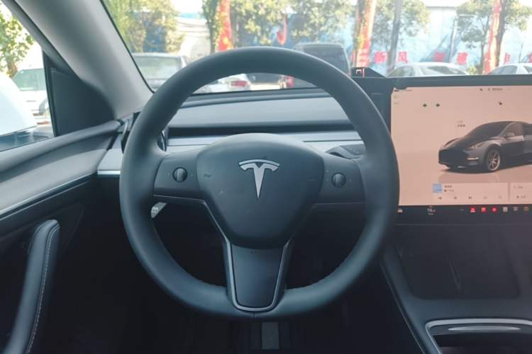 Used Tesla Model Y 2024 Rear-Wheel-Drive Version Steering Wheel