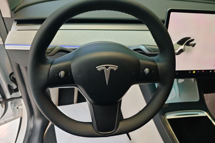 Used Tesla Model Y 2024 Rear-Wheel-Drive Version Steering Wheel