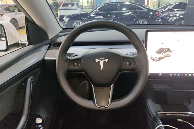 Used Tesla Model Y 2024 Rear-Wheel-Drive Version Steering Wheel