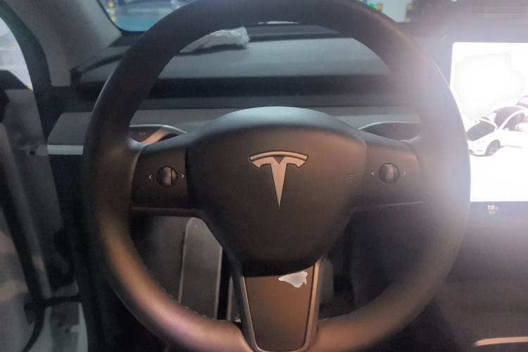 Used Tesla Model Y 2024 Rear-Wheel-Drive Version Steering Wheel