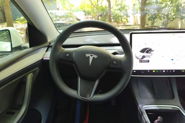 Used Tesla Model Y 2024 Rear-Wheel-Drive Version Steering Wheel