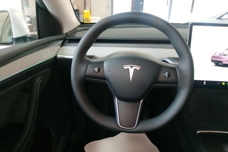 Used Tesla Model Y 2024 Long-Range All-Wheel-Drive Version Steering Wheel