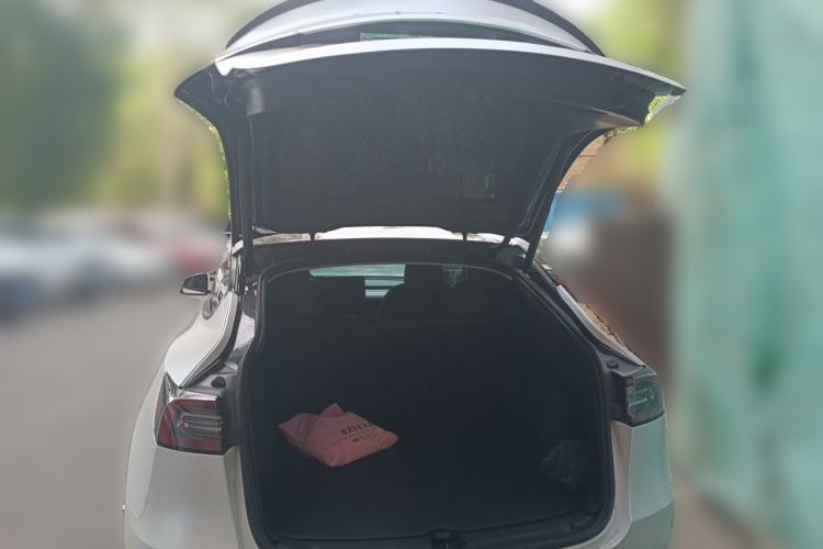 Used Tesla Model Y 2024 Rear-Wheel-Drive Version Trunk