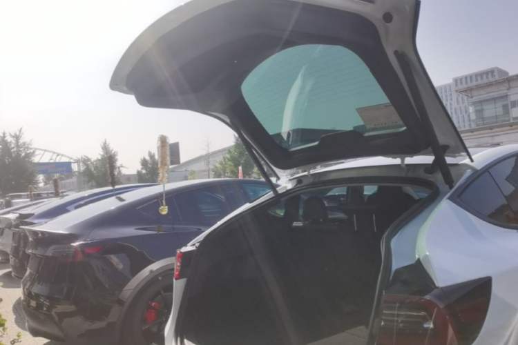 Used Tesla Model Y 2024 Rear-Wheel-Drive Version Trunk
