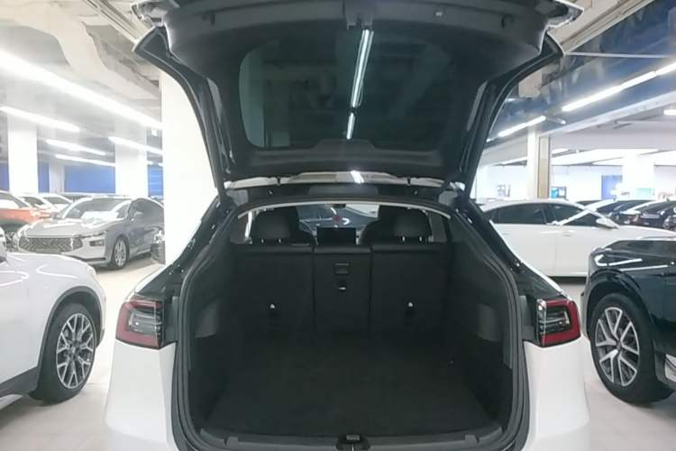 Used Tesla Model Y 2024 Rear-Wheel-Drive Version Trunk