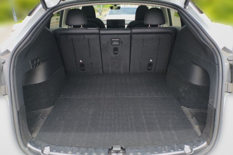 Used Tesla Model Y 2024 Long-Range All-Wheel-Drive Version Trunk